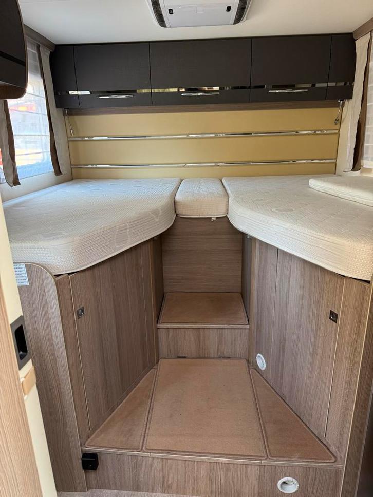 Challenger 387 GA Graphite    Als nieuw 2016 Ruime camper!, Caravans en Kamperen, Campers, Particulier, tot en met 4, Half-integraal