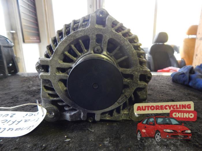 Dynamo van een Renault Trafic, Auto-onderdelen, Motor en Toebehoren, Renault, Gebruikt, 3 maanden garantie, Ophalen