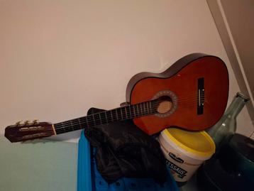Gitaar Akoestisch beschikbaar voor biedingen