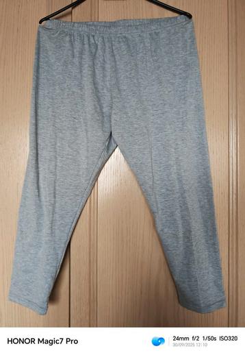 Grijze joggingbroek - 3XL beschikbaar voor biedingen