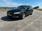 Volvo V70 2.5 T AUT 2009 Zwart, Auto's, Volvo, 1800 kg, Stationwagon, 93 €/maand, Geïmporteerd