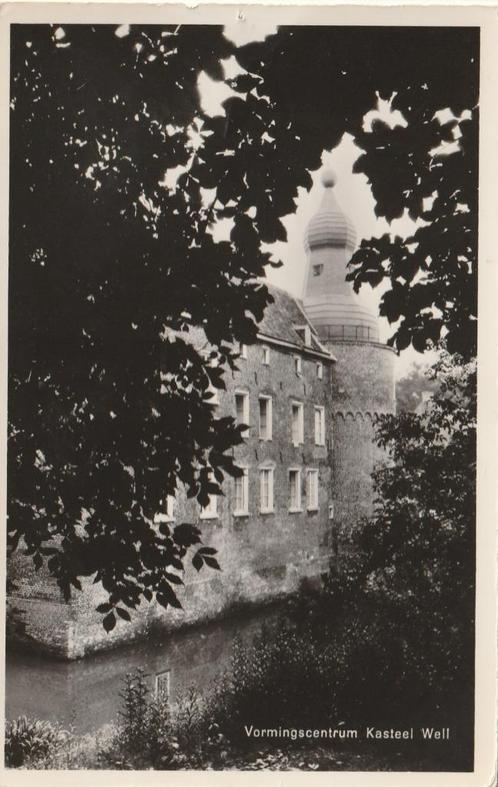 WELL Vormingscentrum Kasteel Well, Verzamelen, Ansichtkaarten | Nederland, Gelopen, Limburg, 1960 tot 1980, Verzenden