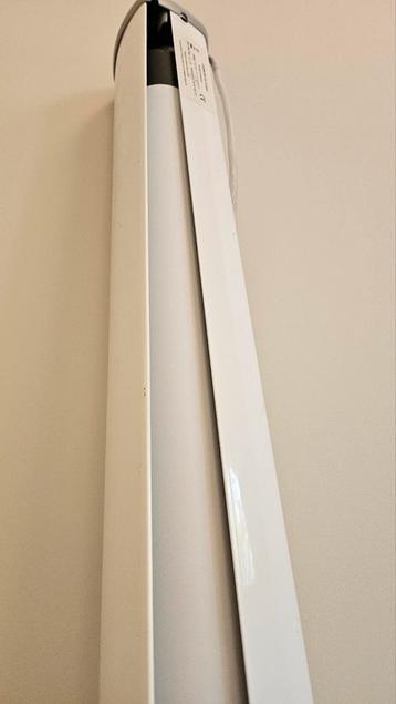 Elektrisch Projectiescherm Crown Kingpin beschikbaar voor biedingen