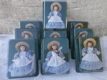 Poppetjes van porselein  beschikbaar voor biedingen