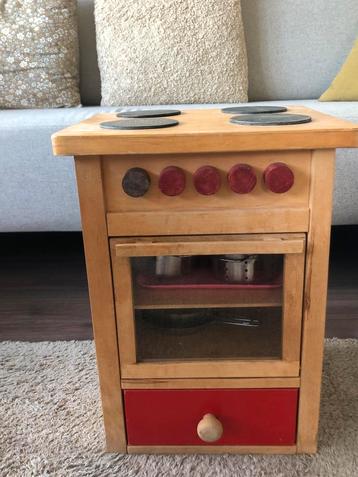 Vintage speelkeukentje incl pannen én accessoires beschikbaar voor biedingen