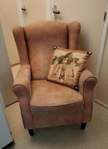 Oorfauteuil , lichtbruin - gratis op te halen in Ouddorp ZH beschikbaar voor biedingen