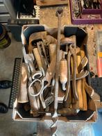 Kist vol antiek gereedschap, Ophalen