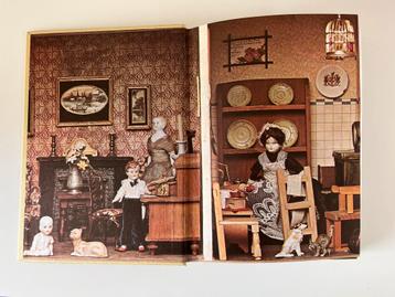 Vintage Boek Poppen en Poppenhuizen - Eileen King 1977 beschikbaar voor biedingen