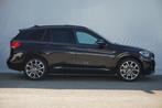 BMW X1 xDrive25e M Sportpakket / Trekhaak / Panoramadak / He, 12 maanden, Stof, Gebruikt, Zwart