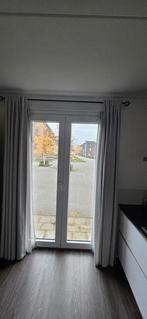 vitrage en overgordijnen met ophangbeugels., Dieren en Toebehoren, Ophalen of Verzenden, Zo goed als nieuw, Hout, Broedkooi of Kweekkooi