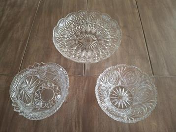 Drie kristallen schalen voor koek/chocola oid beschikbaar voor biedingen
