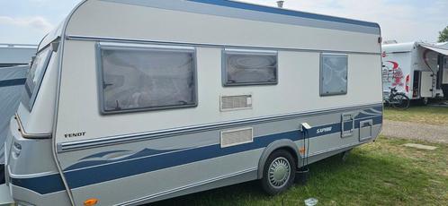 FENDT Saphir TKM 490 met stapelbed. *5 personen, Caravans en Kamperen, Caravans, Particulier, tot en met 5, Rondzit, Fendt, Lengtebed