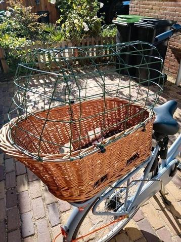 Hondenfietsmand  beschikbaar voor biedingen