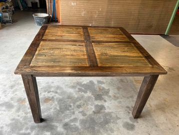 Eetkamertafel beschikbaar voor biedingen