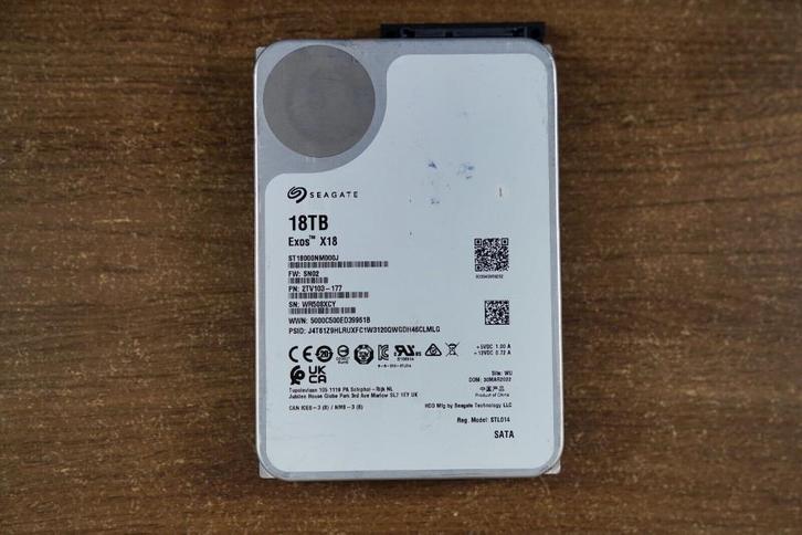 Seagate Exos X18 (SATA, Standard model), 18TB, Computers en Software, Harde schijven, Nieuw, Desktop, Intern, HDD, SATA, Ophalen of Verzenden