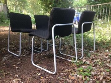 4 Castelijn stoelen zitten goed beschikbaar voor biedingen