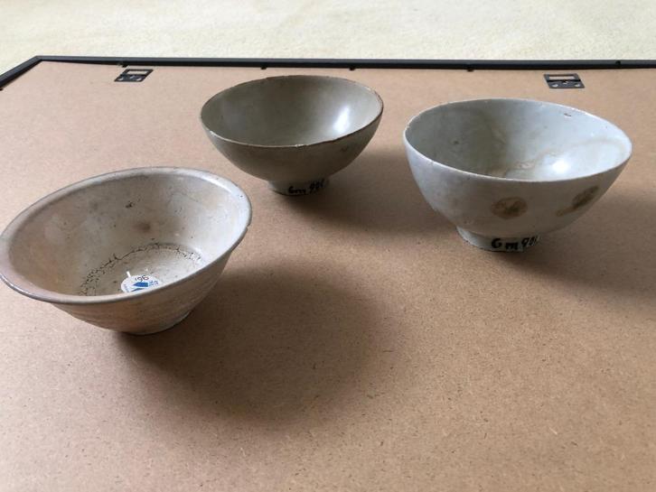 3 schaaltjes uit scheepswrak VungTau Cargo uit 1690, Antiek en Kunst, Antiek | Schalen, Ophalen of Verzenden