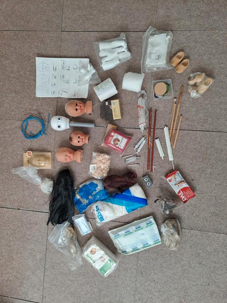 Poppen maken set - oa hoofdjes, verf, ogen, ophalen in Didam, Verzamelen, Poppen, Gebruikt, Pop, Ophalen