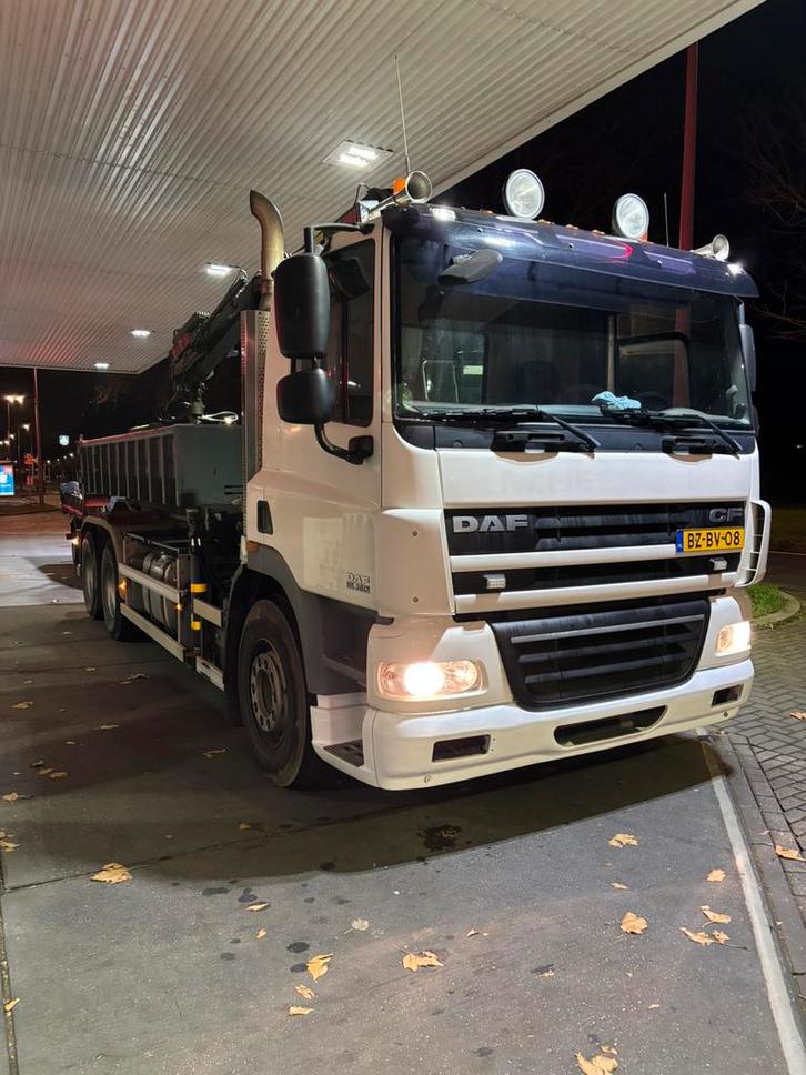 DAF haakarm met kraan, Auto's, Vrachtwagens, Particulier, Achteruitrijcamera, Airconditioning, Bluetooth, Elektrische ramen, DAF