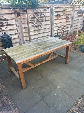 Houten Tuintafel - Echt Hout beschikbaar voor biedingen