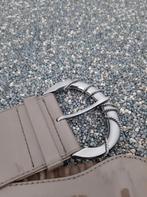 Ceintuur suède leer taupe 80 cm, Kleding | Dames, Riemen en Ceinturen, 5 cm of meer, Echt leder, Tailleriem, Ophalen of Verzenden