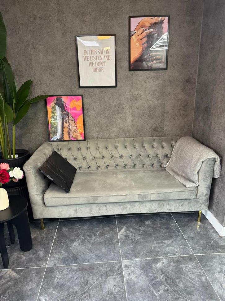 Luxe fluwelen bank - zachtgrijs, Tuin en Terras, Tuinbanken, Zo goed als nieuw, Ophalen