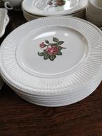Wedgwood Moss Rose 6 persoons + extra, lichtbruine stempel, Ophalen, Zo goed als nieuw, Wedgwood