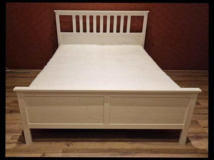 Hemnes Ikea bed 160x200 incl lattenbodem, Huis en Inrichting, Slaapkamer | Bedden, Zo goed als nieuw, Tweepersoons, 160 cm, Hout