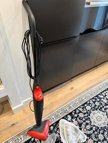 Stoomreiniger voor vloeren beschikbaar voor biedingen