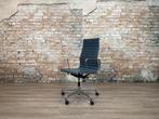 Vitra EA119 bij TheReSales, Ophalen of Verzenden, Zo goed als nieuw, Blauw, Bureaustoel