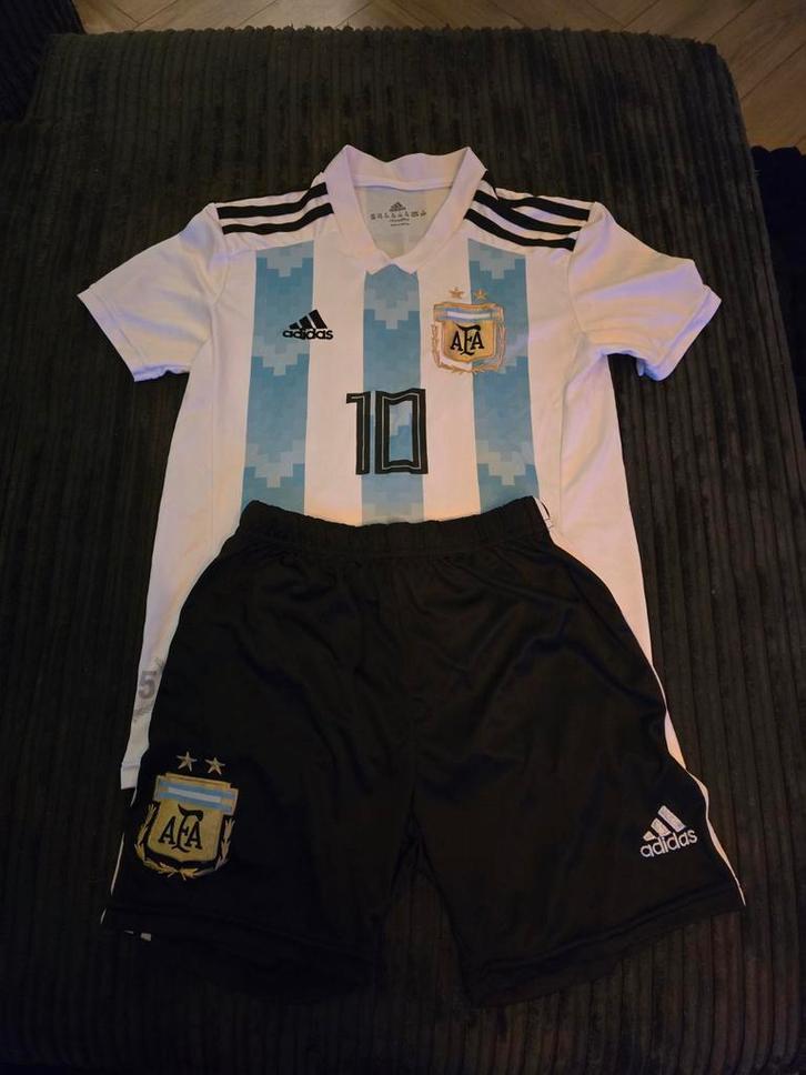 Voetbalpakje Argentinië Messi Maat 152, Kinderen en Baby's, Kinderkleding | Maat 146, Zo goed als nieuw, Jongen, Setje, Ophalen of Verzenden
