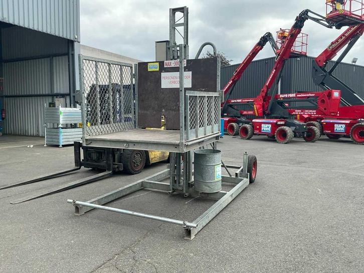2005 De Jong AT 30HL Bouwlift, Zakelijke goederen, Machines en Bouw | Liften, Steigers en Ladders