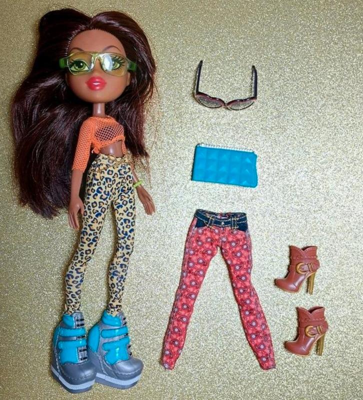 MGA Bratz Sasha (2015) en extra broek + laarsjes, Verzamelen, Poppen, Zo goed als nieuw, Fashion Doll, Verzenden