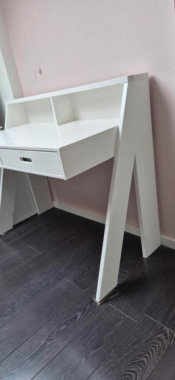 woood bureau met opzet
