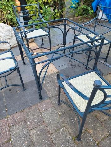 IJzeren TUINSET ( ophalen voor een kratje HJ bier) beschikbaar voor biedingen