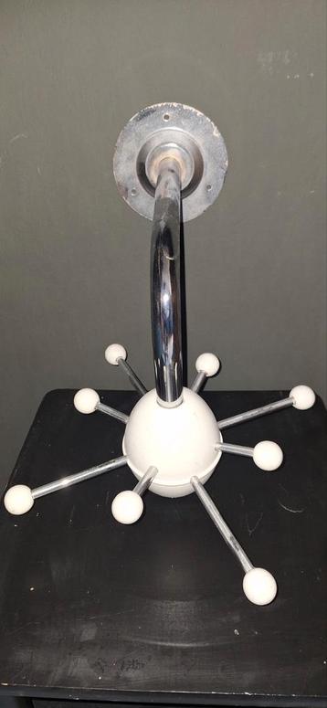 Sputnik Stijl. beschikbaar voor biedingen