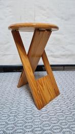 mooi brocant krukje van hout inklapbaar, Huis en Inrichting, Krukjes, Ophalen, Gebruikt, Hout
