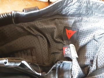 Mooie dainese lerenbroek beschikbaar voor biedingen