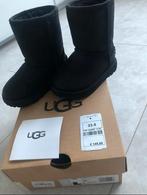 Uggs maat 23,5, Kinderen en Baby's, Kinderkleding | Schoenen en Sokken, UGG, Jongen of Meisje, Schoenen, Ophalen of Verzenden