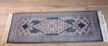 Oude pers handmade carpet Karachi 123 bij 50 cm beschikbaar voor biedingen