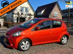 Toyota Aygo 1.0 VVT-i Comfort Orange NL-AUTO-NAP, Voorwielaandrijving, Euro 5, Stof, Gebruikt