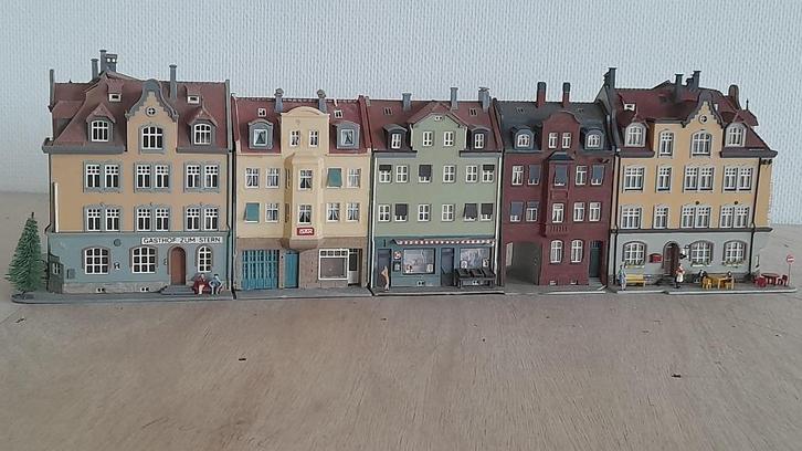 STADSHUIZEN KIBRI H0 (JAREN 60/70 EN 80), Hobby en Vrije tijd, Modeltreinen | H0, Gebruikt, Brug, Tunnel of Gebouw, Gelijkstroom of Wisselstroom