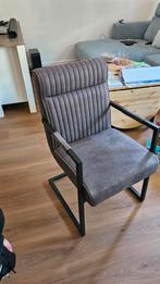 4 Grijze Eetkamerstoelen met Armleuning, Huis en Inrichting, Ophalen, Gebruikt, Metaal, Vier