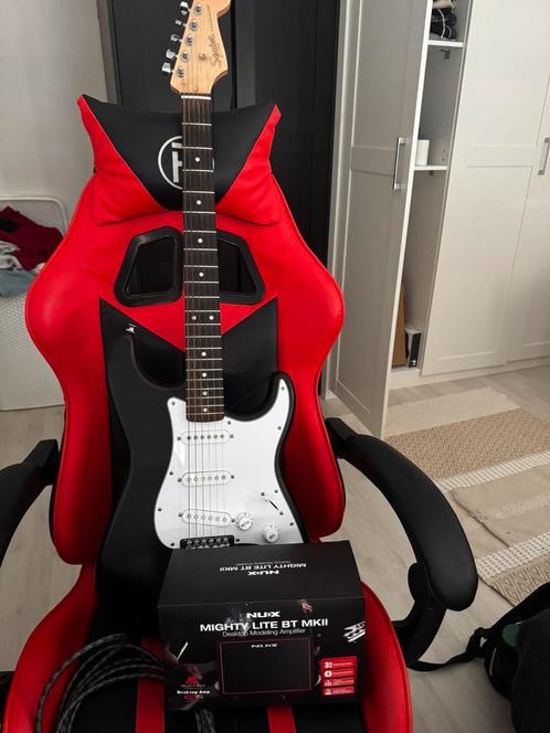 Fender Squier Stratocaster NUX Mighty Lite BT MKII, Muziek en Instrumenten, Snaarinstrumenten | Gitaren | Elektrisch, Zo goed als nieuw