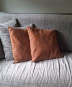 Lederlook kussens 2 voor 5 euro met binnenkussens, Ophalen of Verzenden, Zo goed als nieuw, Vierkant