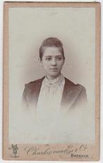 cdv jonge vrouw met naam Batavia Ned. Indië ca 1890, Gebruikt, Foto, Voor 1940, Ophalen