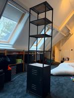 Zwart metalen kast met locker en houten planken, Ophalen, Gebruikt