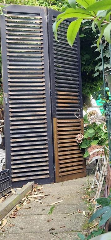 Mooie (1 x 2) houten paneelluiken (hoog 211 cm) (brocante) beschikbaar voor biedingen