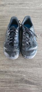 Nike voetbalschoenen maat 33,5, Maat XS of kleiner, Ophalen of Verzenden, Gebruikt, Schoenen