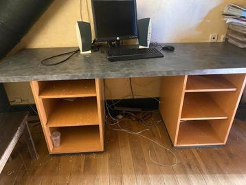 buro en kasten kantoor of student beschikbaar voor biedingen